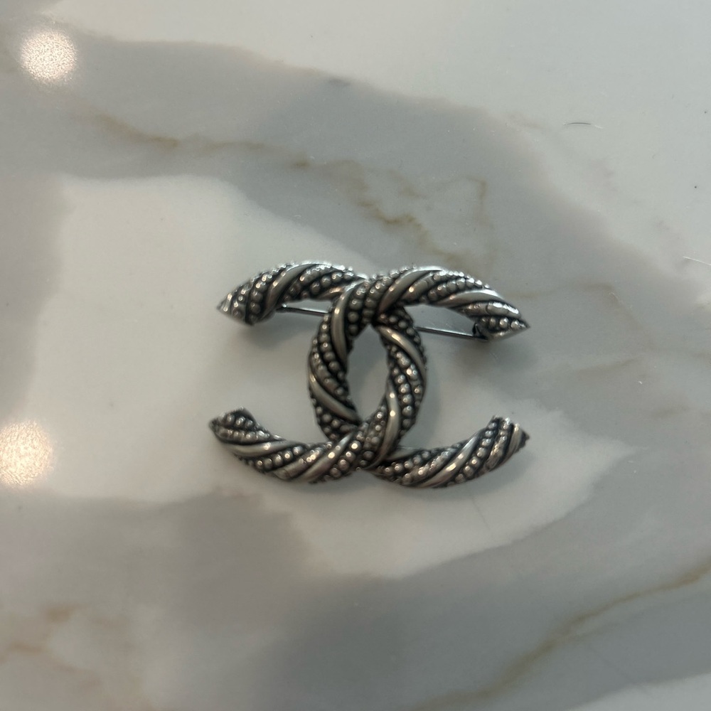 CHANEL Silver-Tone Rope Double-C Logo Brooch